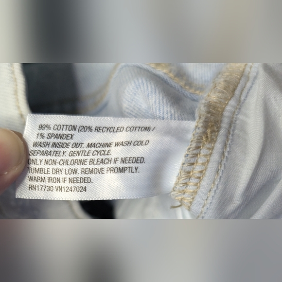 SEE DETAILS NWT - Wild Fable Size 16 Super High-Rise Tapered Jean Ultra Light - Picture 8 of 14